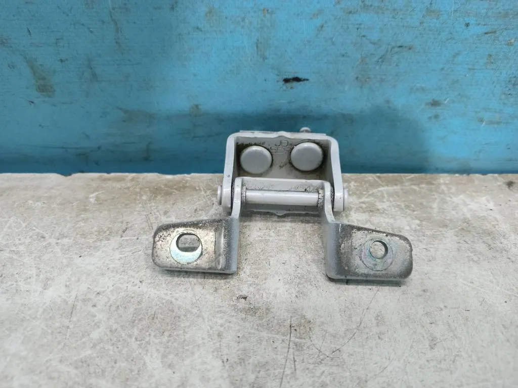 Петля двери багажника Kia Ceed 2 JD 2012-2015