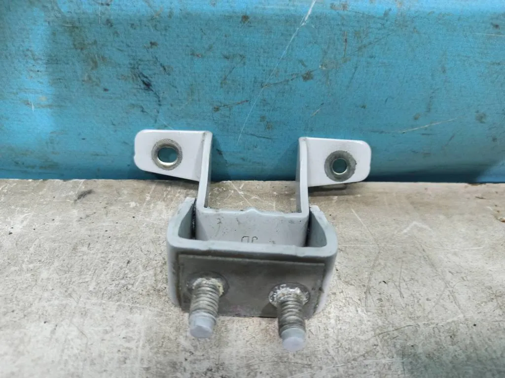 Петля двери багажника Kia Ceed 2 JD 2012-2015