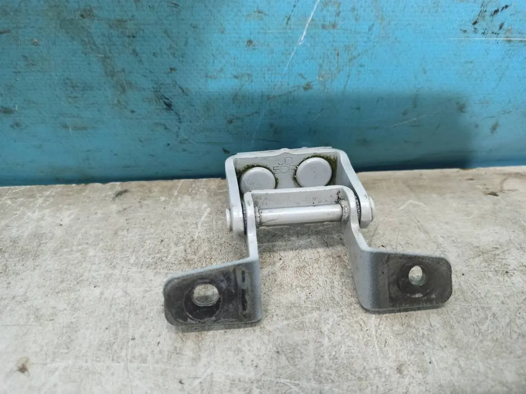 Петля двери багажника Kia Ceed 2 JD 2012-2015