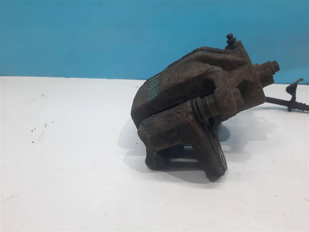 Суппорт передний правый Kia Sportage 3 2010-2014