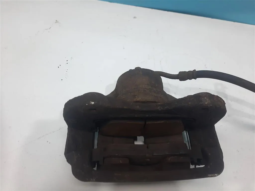 Суппорт передний правый Kia Sportage 3 2010-2014