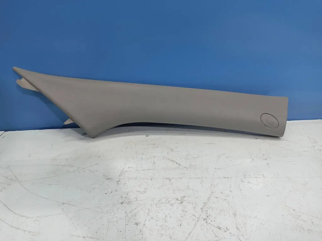 Обшивка передней стойки правая Hyundai Tucson 1 2004-2010