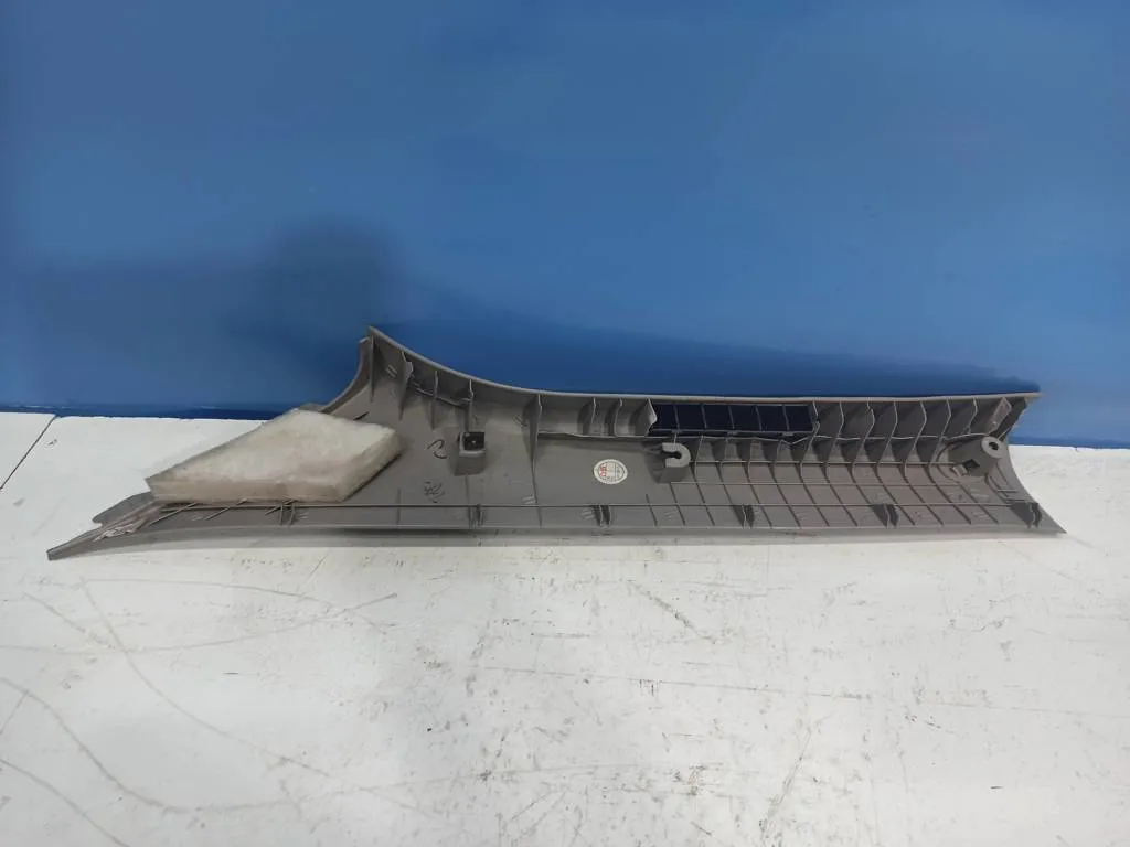 Обшивка передней стойки правая Hyundai Tucson 1 2004-2010