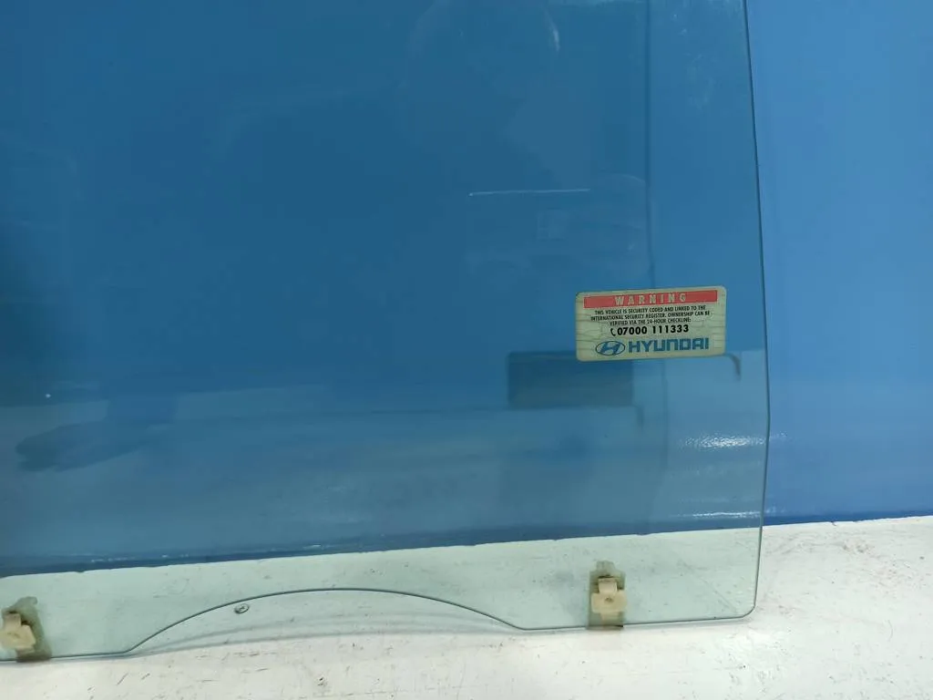 Стекло двери задней правой Hyundai Santa Fe 1 SM 2000-2005