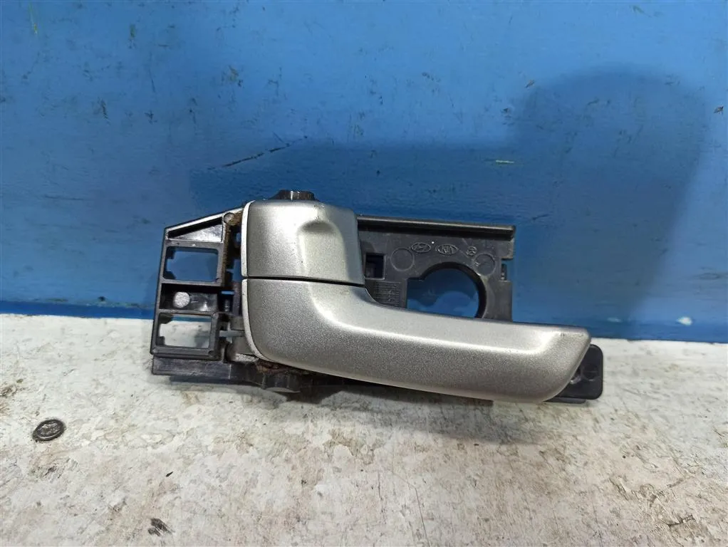 Ручка двери внутренняя левая Kia Sportage 2 2004-2008