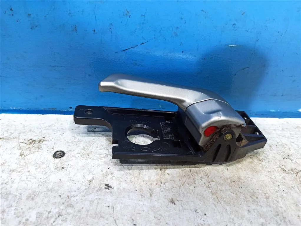 Ручка двери внутренняя левая Kia Sportage 2 2004-2008