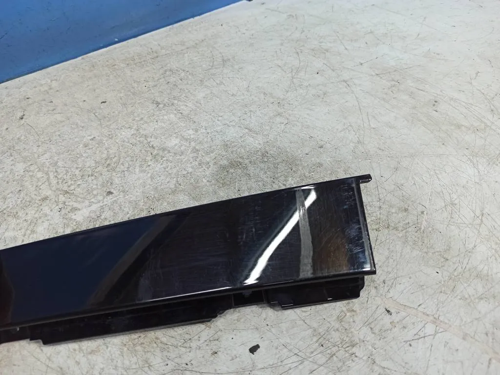 Молдинг двери задней правой Kia Sorento 4 2020-