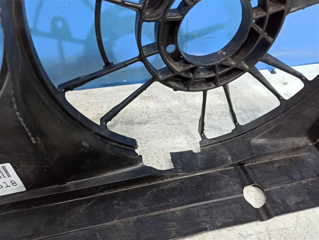 Диффузор вентилятора Toyota RAV 4 CA40 2015-2019