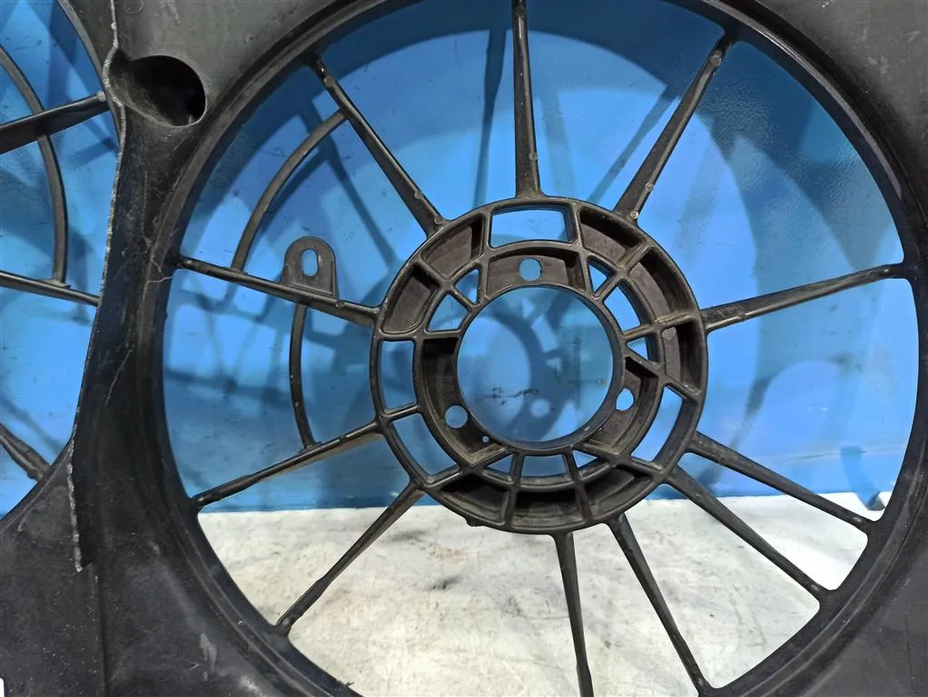 Диффузор вентилятора Toyota RAV 4 CA40 2015-2019