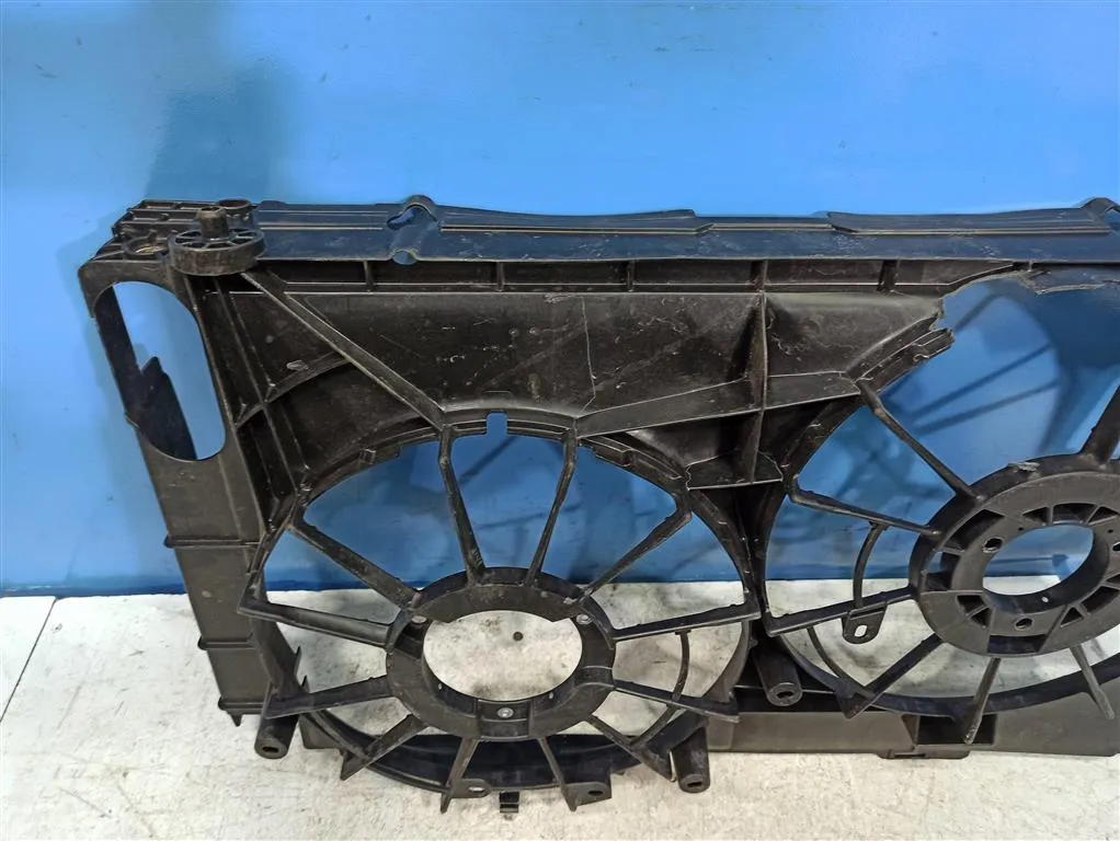 Диффузор вентилятора Toyota RAV 4 CA40 2015-2019