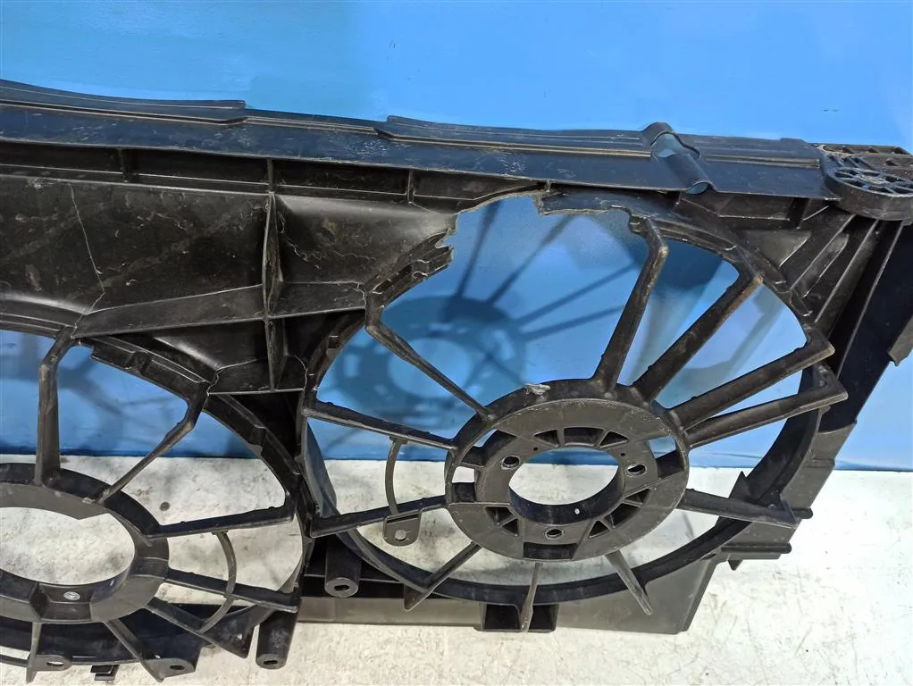 Диффузор вентилятора Toyota RAV 4 CA40 2015-2019