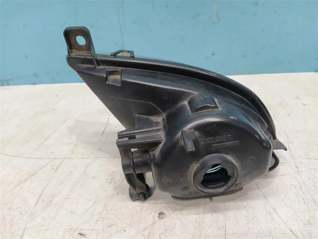 Фара противотуманная левая BMW 5-серия E60 E61 2003- 2010