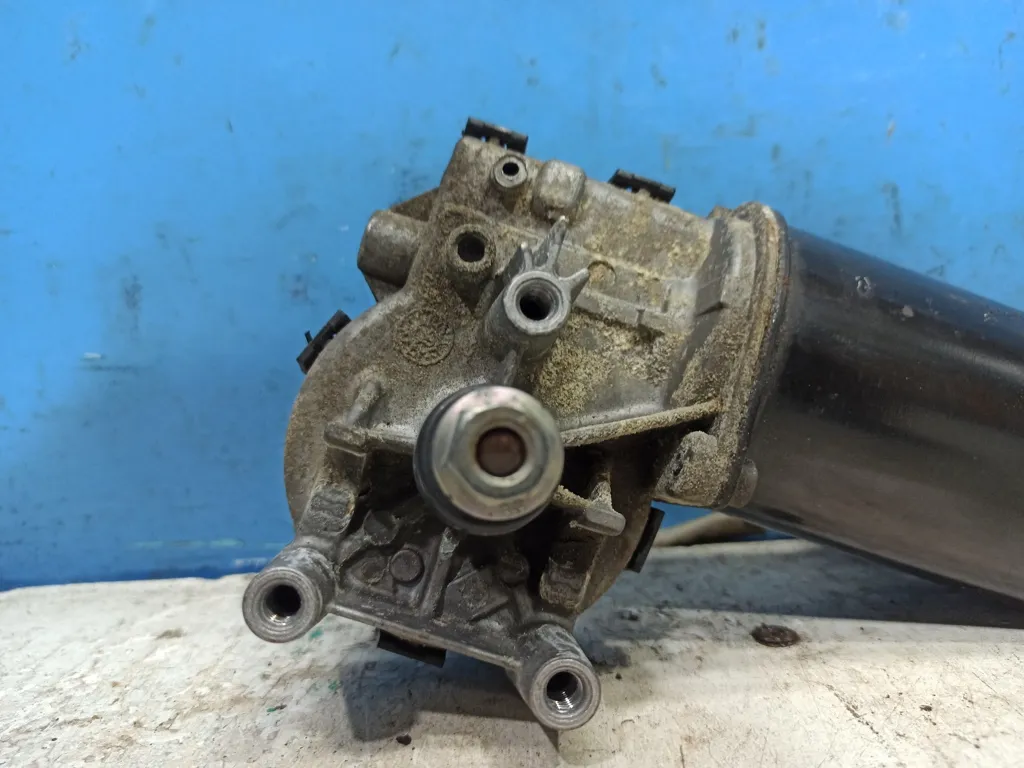 Моторчик стеклоочистителя передний Hyundai IX35 1 2010-2013