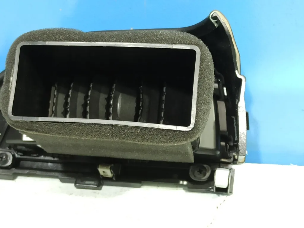 Дефлектор воздушный левый Hyundai Palisade 2018-2022