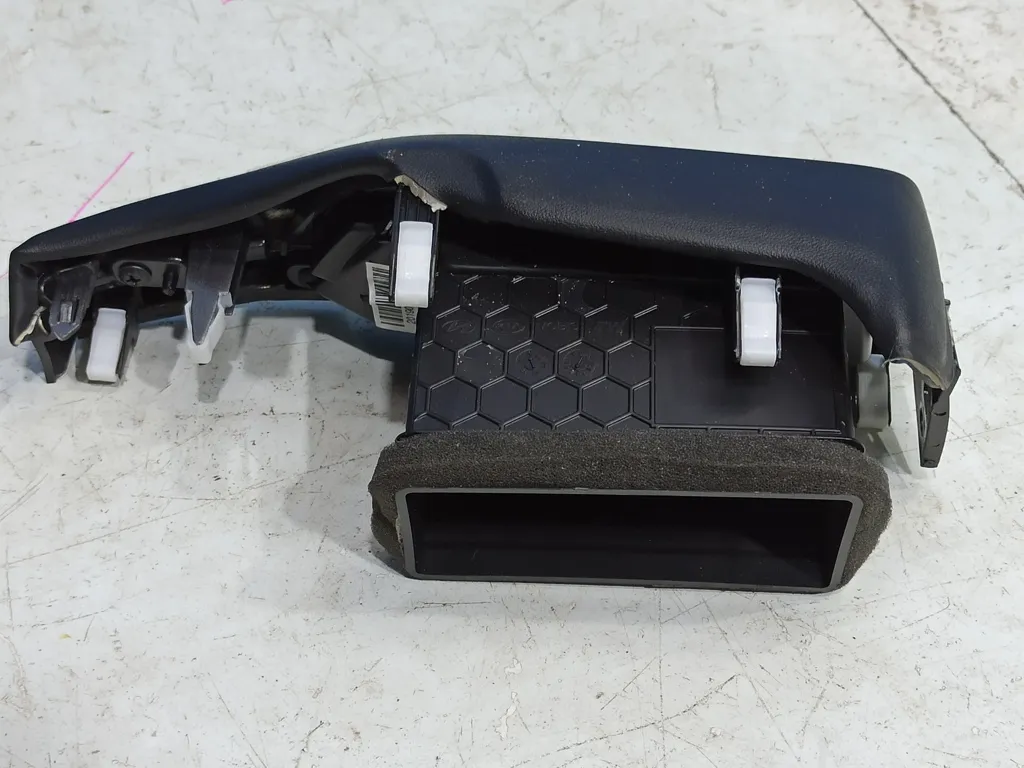 Дефлектор воздушный левый Hyundai Palisade 2018-2022