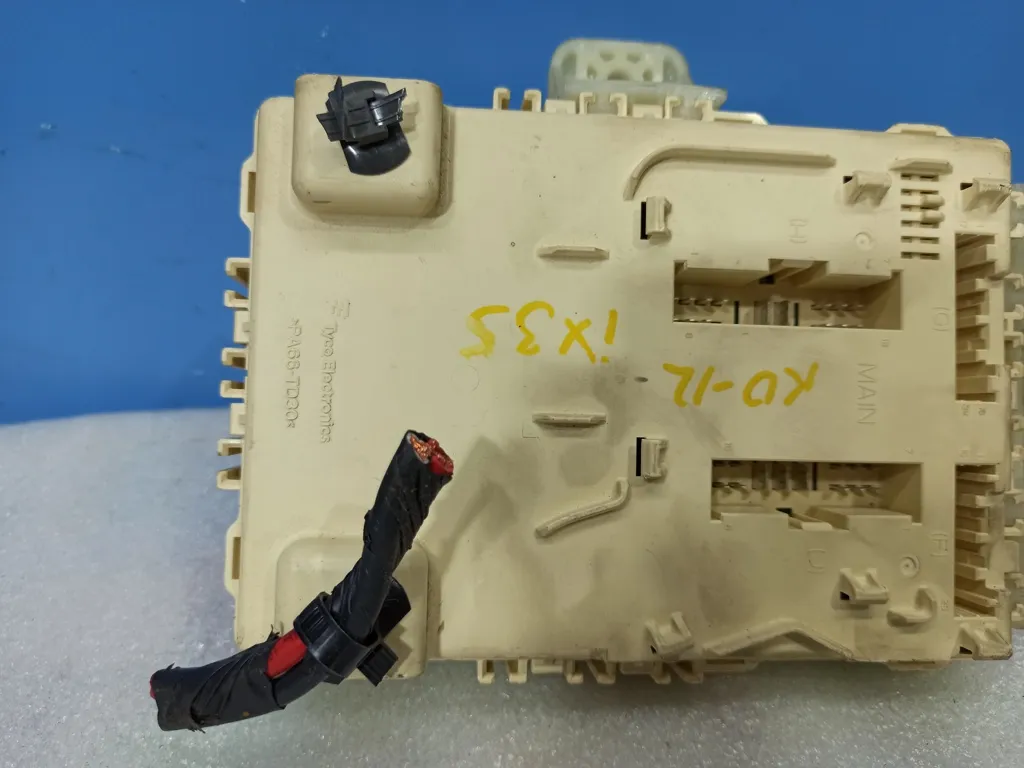 Блок предохранителей салонный Hyundai IX35 1 2010-2013