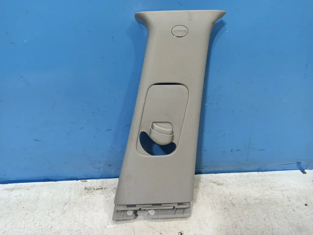 Обшивка средней стойки правой Hyundai Santa Fe 3 DM 2012-2016