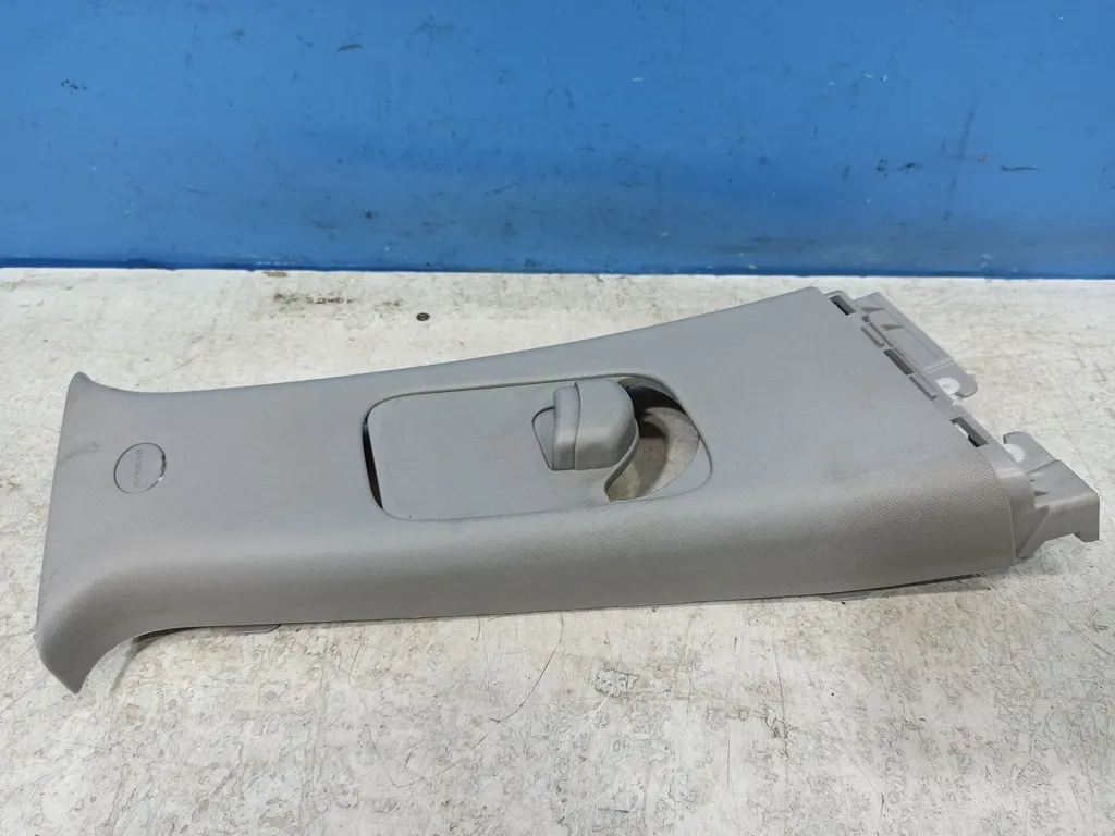 Обшивка средней стойки правой Hyundai Santa Fe 3 DM 2012-2016