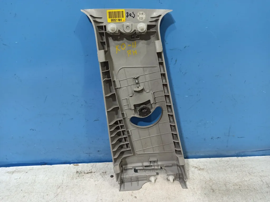 Обшивка средней стойки правой Hyundai Santa Fe 3 DM 2012-2016