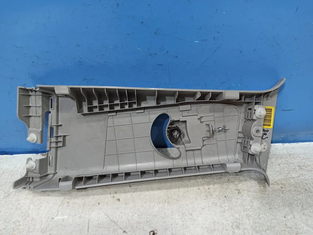 Обшивка средней стойки правой Hyundai Santa Fe 3 DM 2012-2016