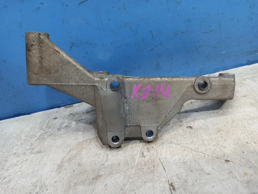 Кронштейн генератора Kia Sorento 1 BL 2006-2009 Рестайлинг