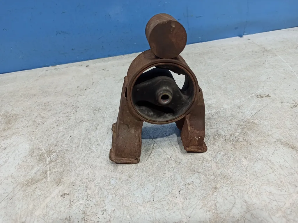 Опора двигателя задняя Kia Cerato 2 2008-2013