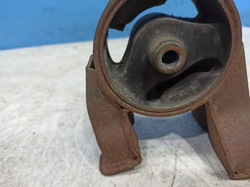 Опора двигателя задняя Kia Cerato 2 2008-2013