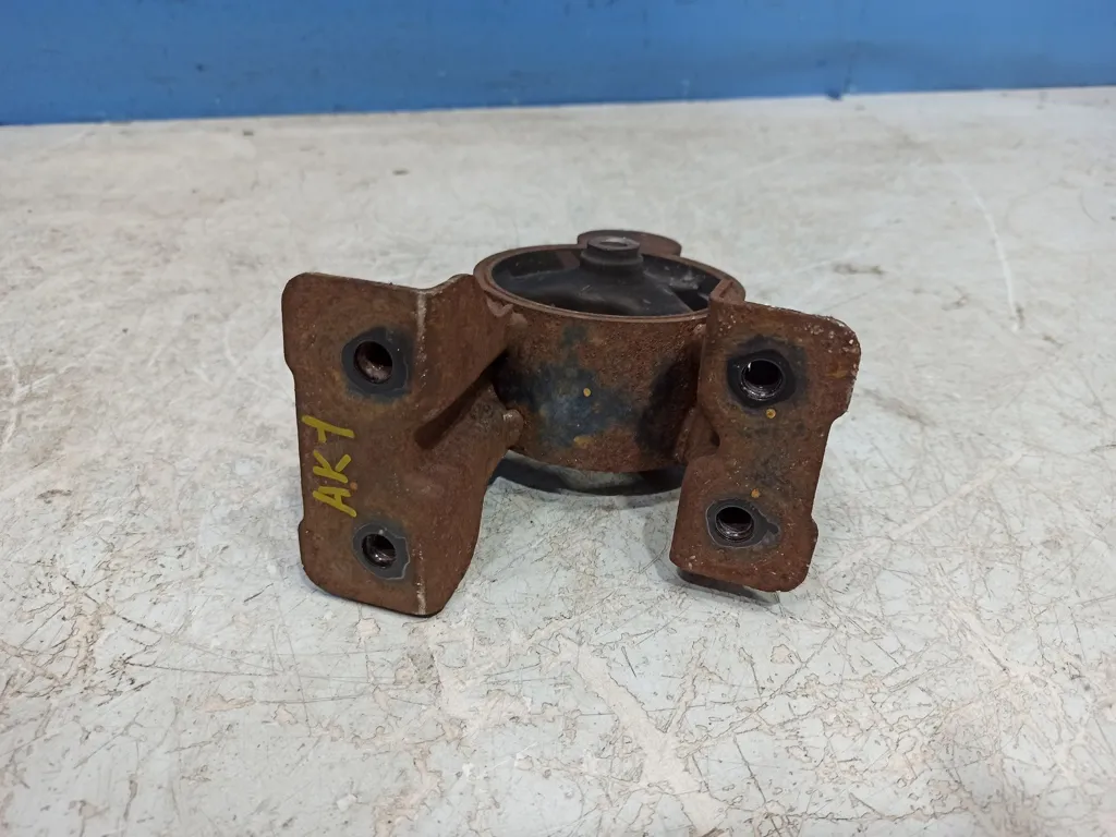 Опора двигателя задняя Kia Cerato 2 2008-2013