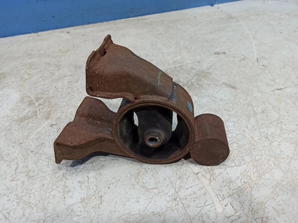 Опора двигателя задняя Kia Cerato 2 2008-2013