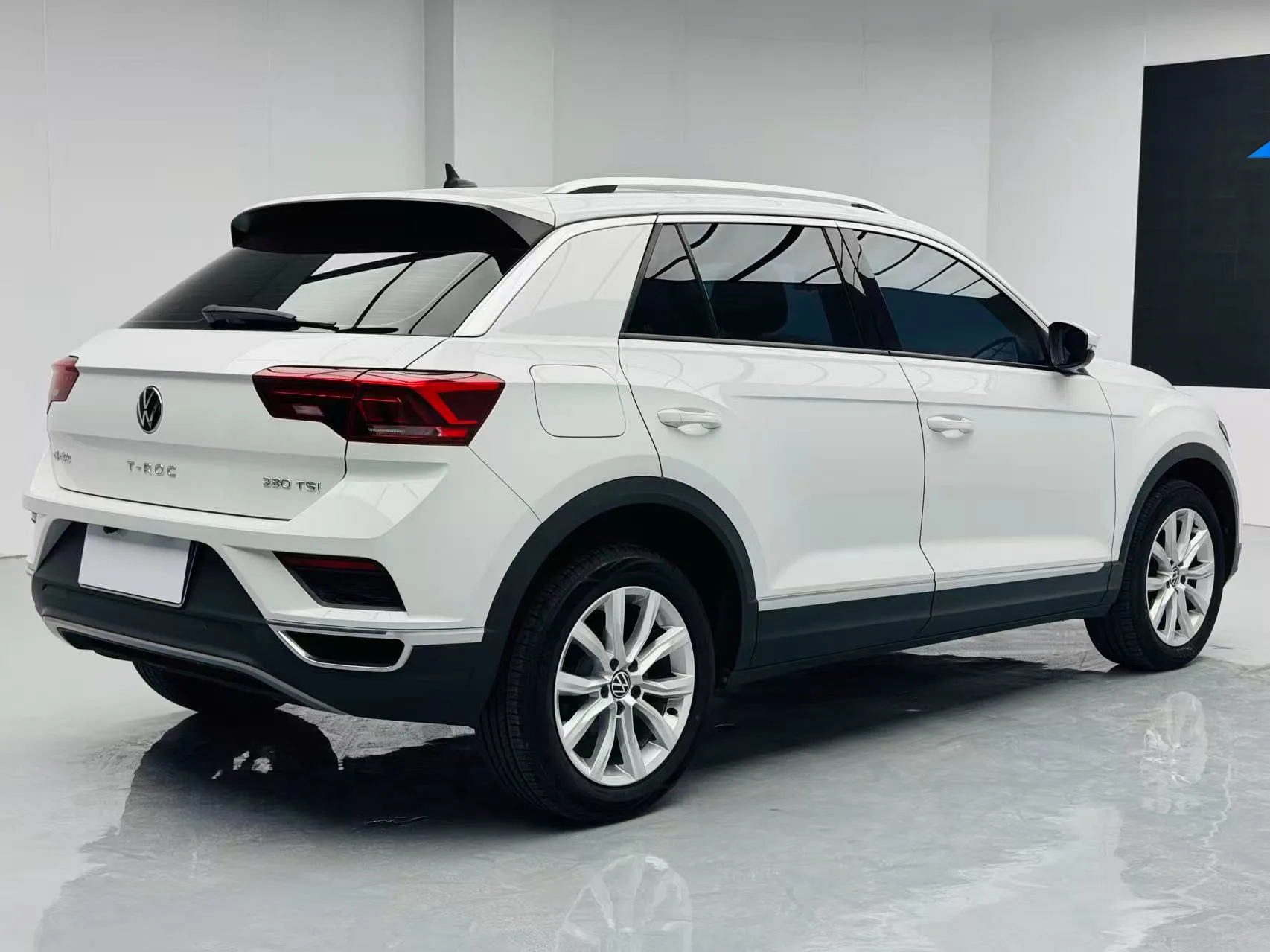 Volkswagen T-Roc 280TSI 2WD Elite, фото 7