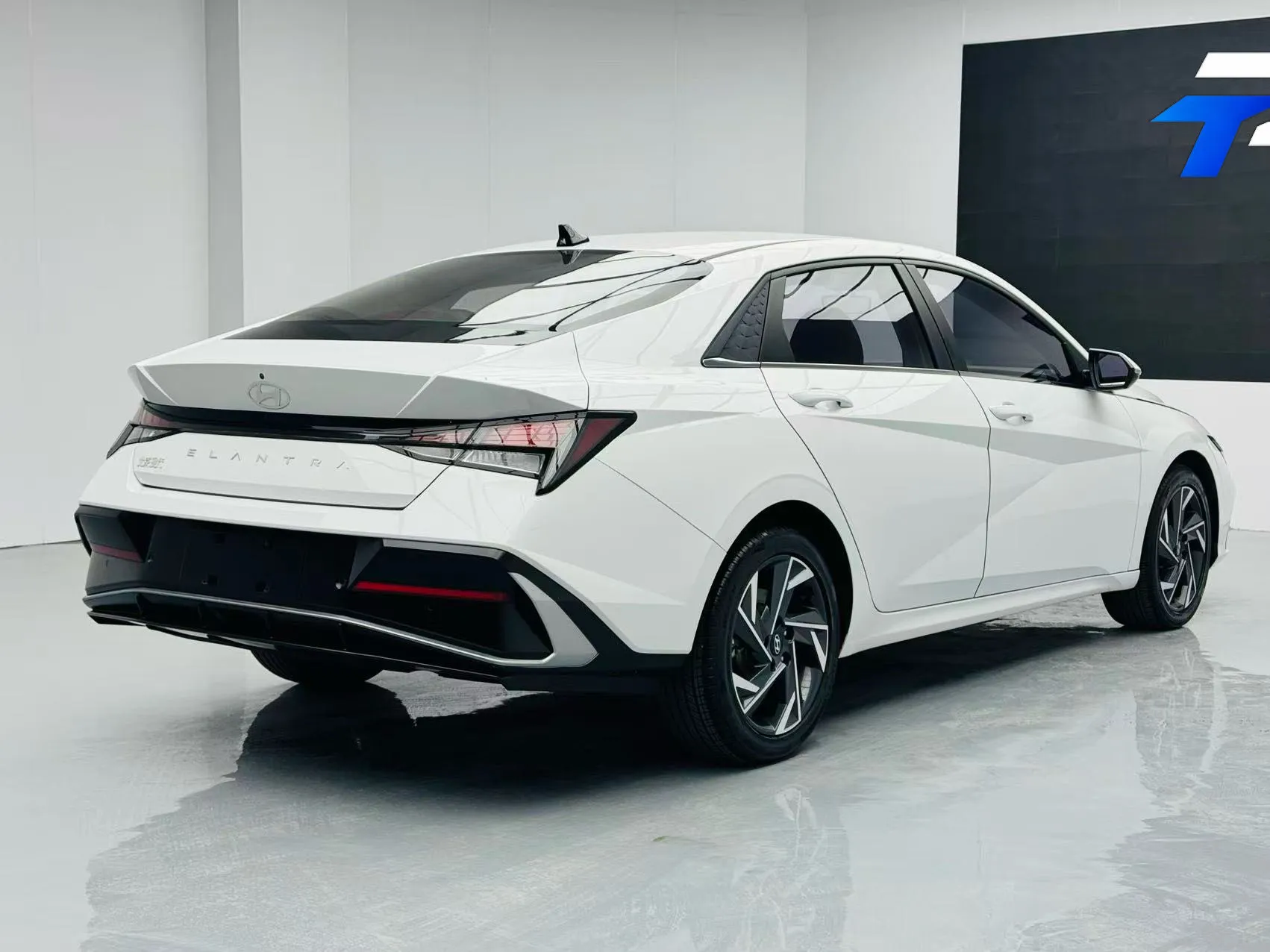 Hyundai Elantra 1.5L GLX Elite, фото 7
