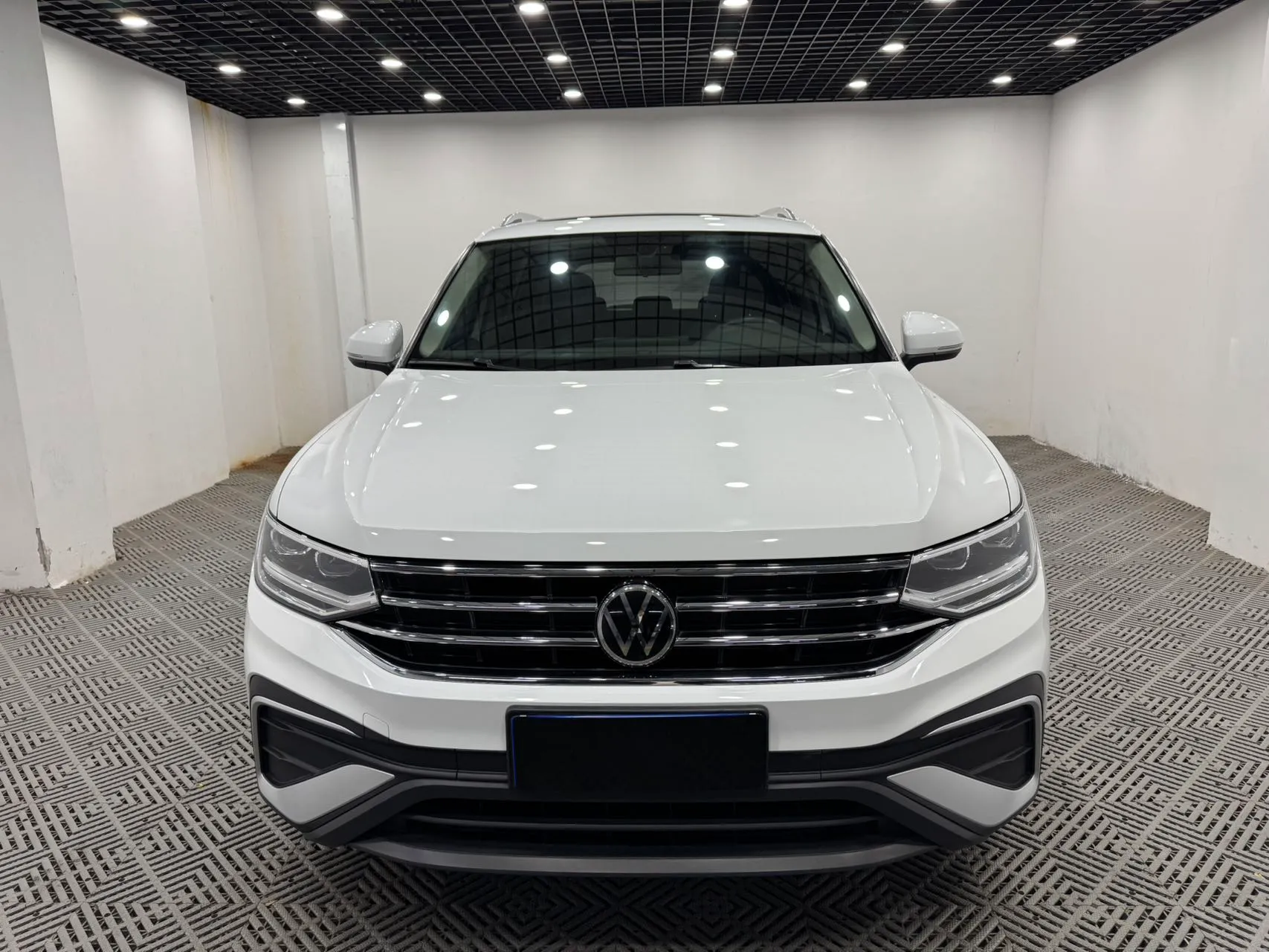 Volkswagen Tiguan L 280TSI 2WD, фото 2