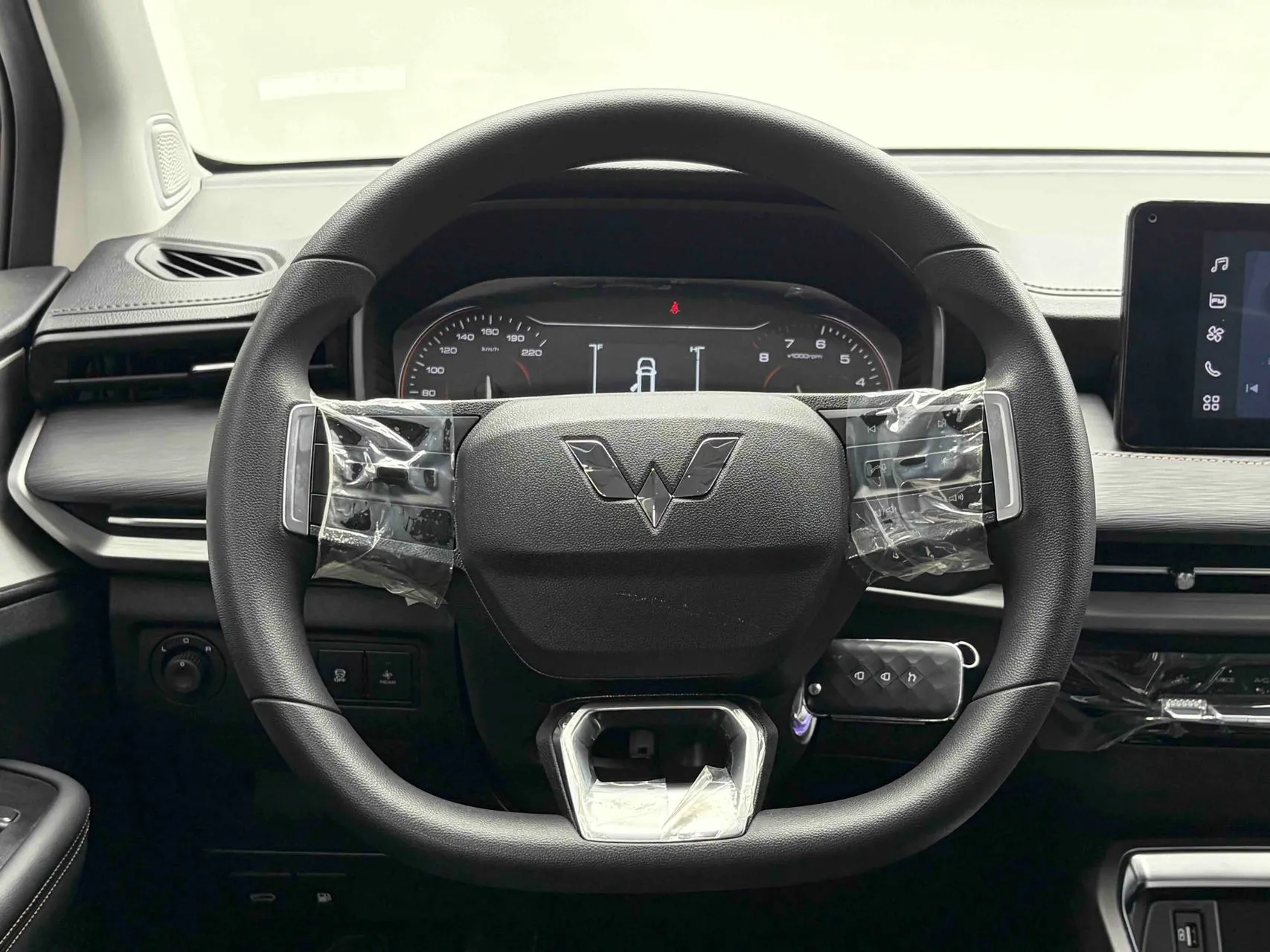 Wuling Jiachen 1.5L Manual Comfort, фото 8