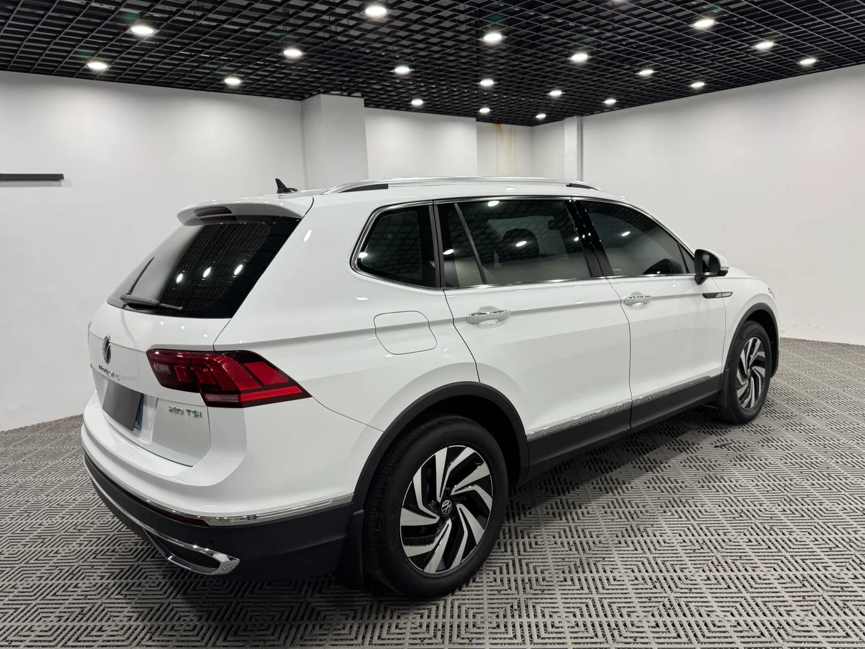 Volkswagen Tiguan L 280TSI 2WD, фото 7