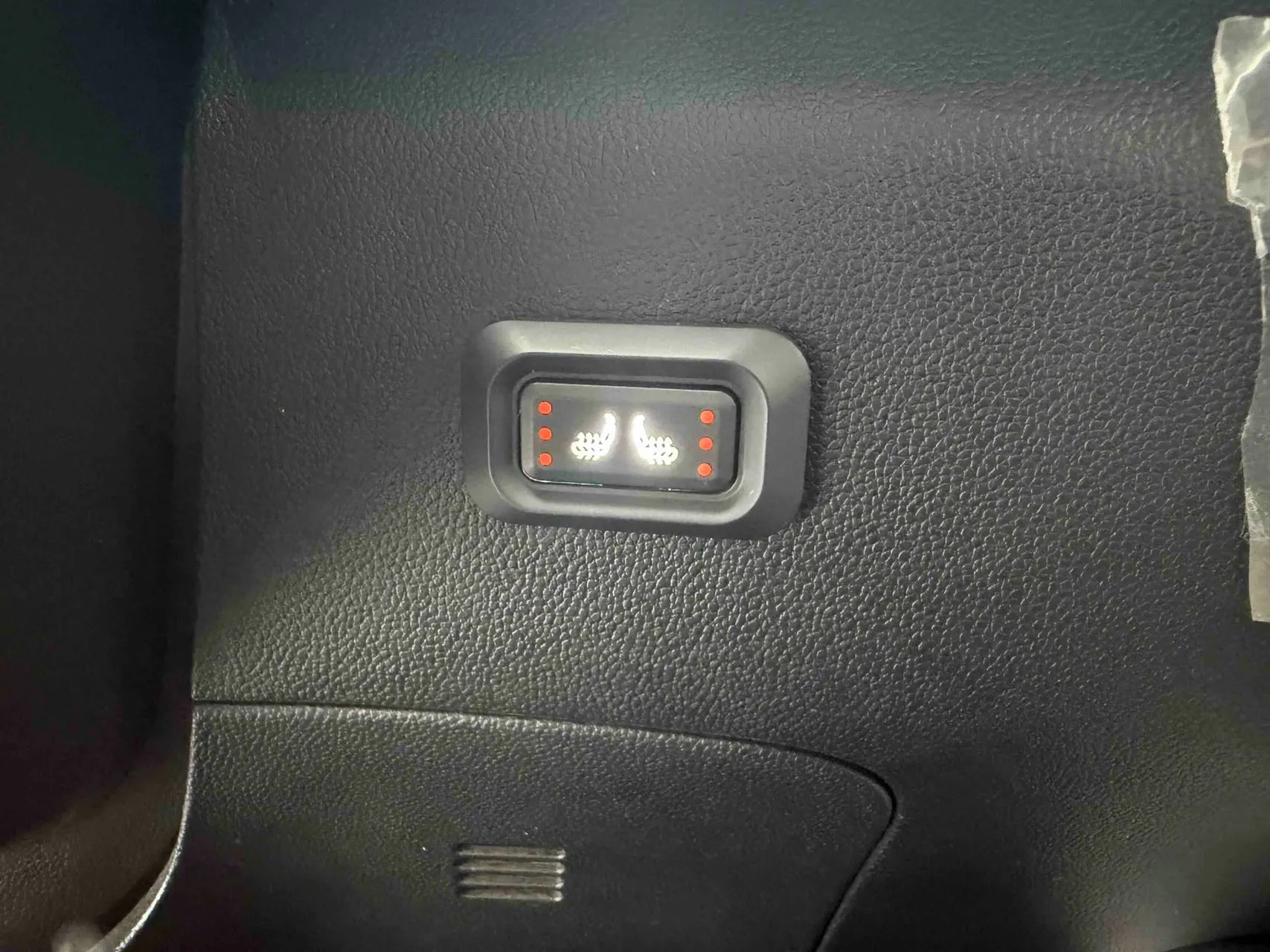Wuling Jiachen 1.5L Manual Comfort, фото 13
