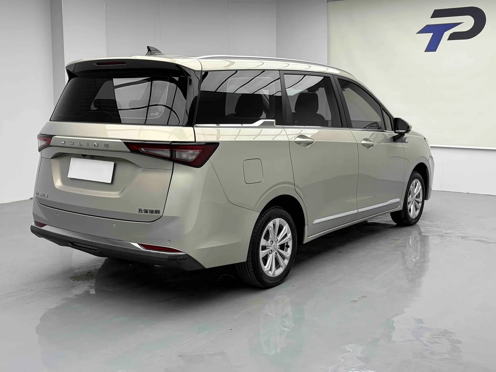 Wuling Jiachen 1.5L Manual Comfort, фото 20