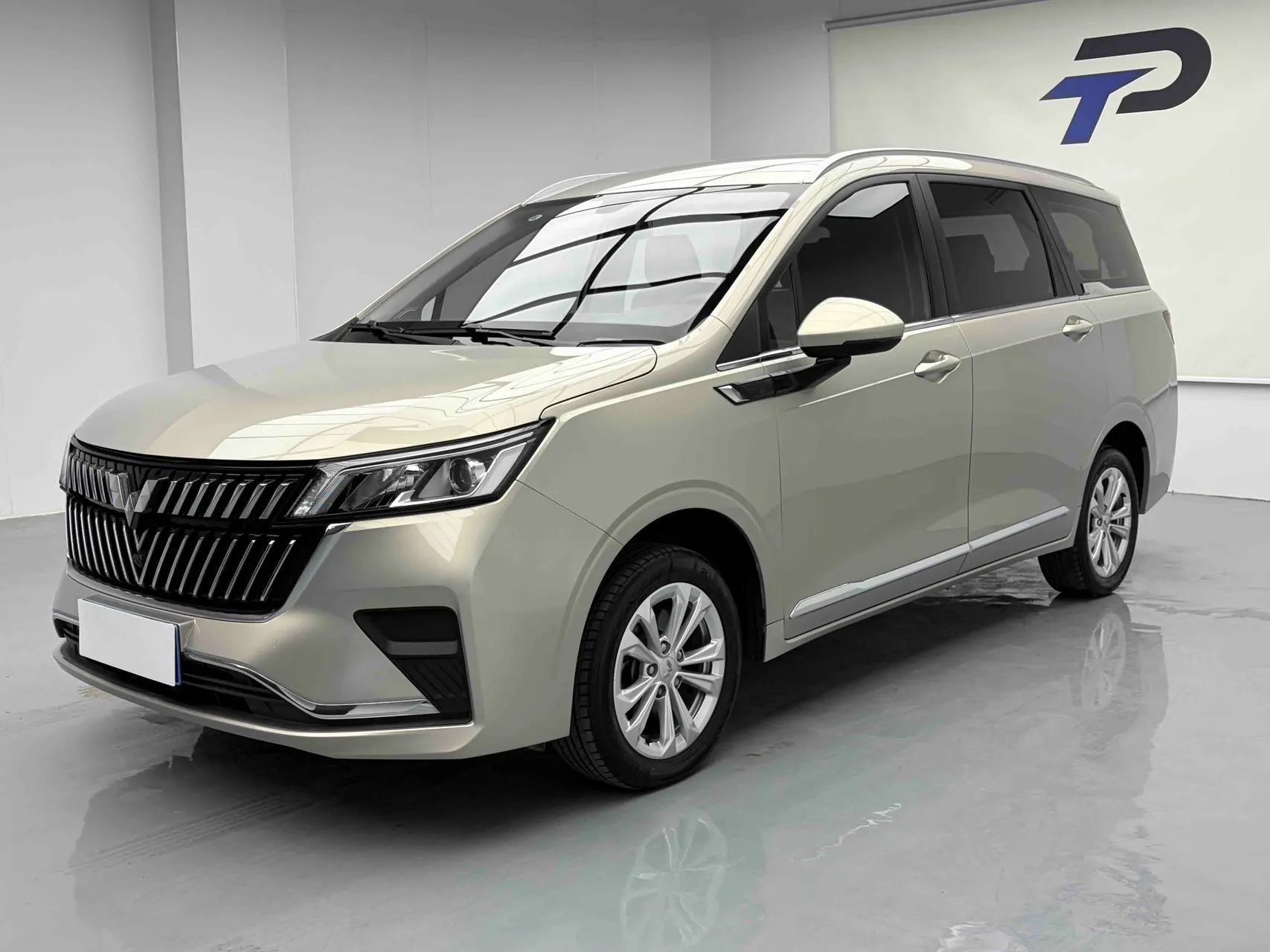 Wuling Jiachen 1.5L Manual Comfort, фото 3