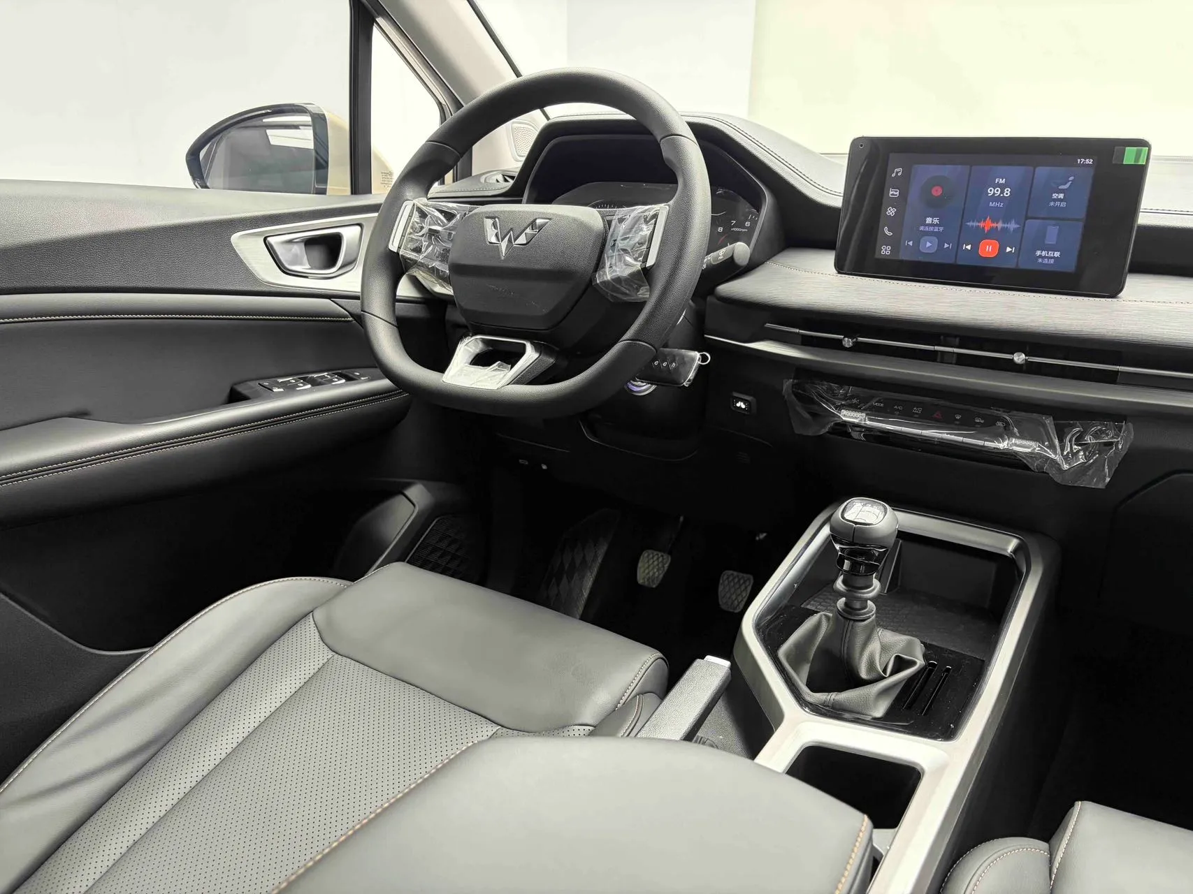 Wuling Jiachen 1.5L Manual Comfort, фото 9