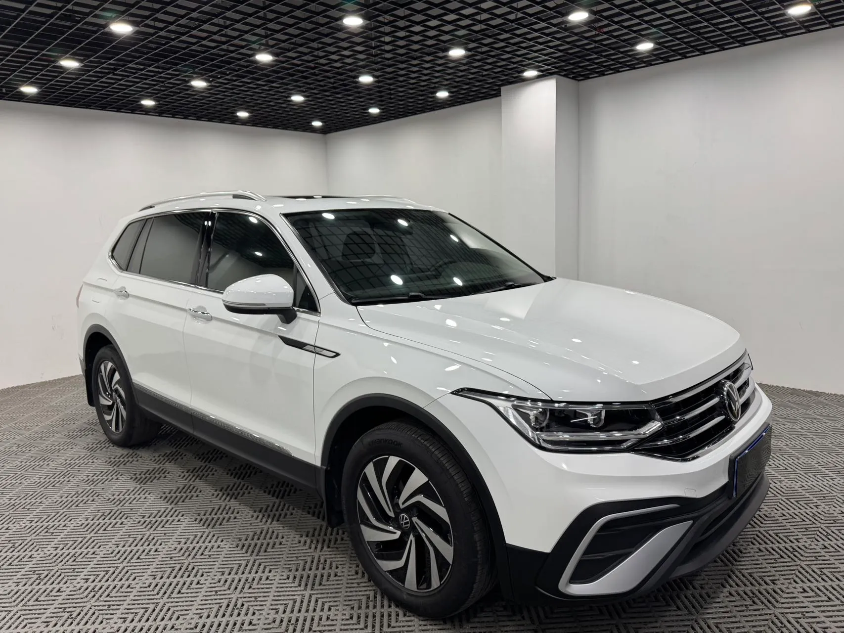 Volkswagen Tiguan L 280TSI 2WD, фото 3