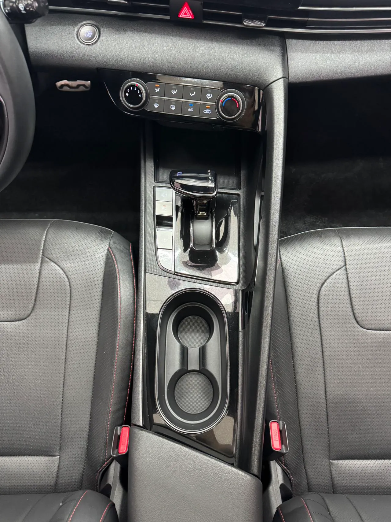 Hyundai Elantra 240TGDi DCT GLX Elite, фото 17