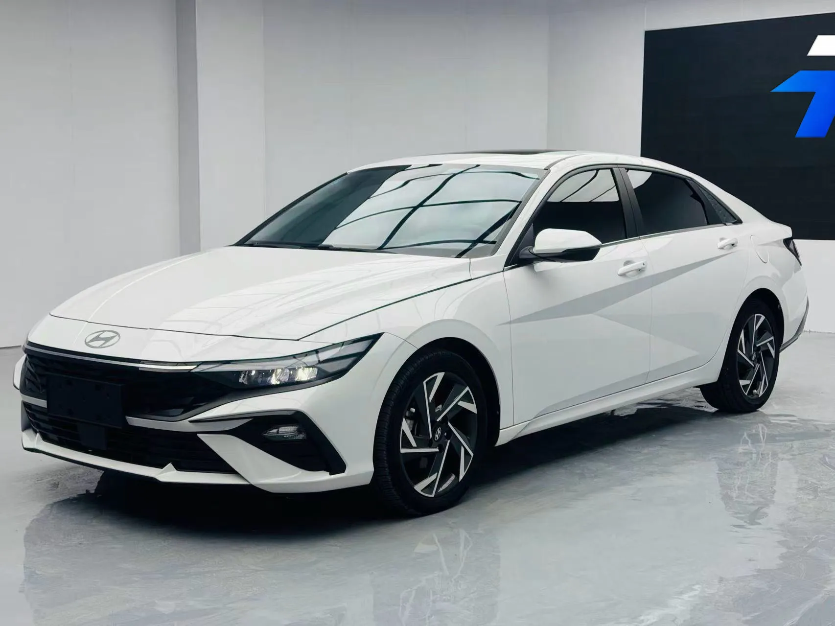 Hyundai Elantra 1.5L GLX Elite, фото 2