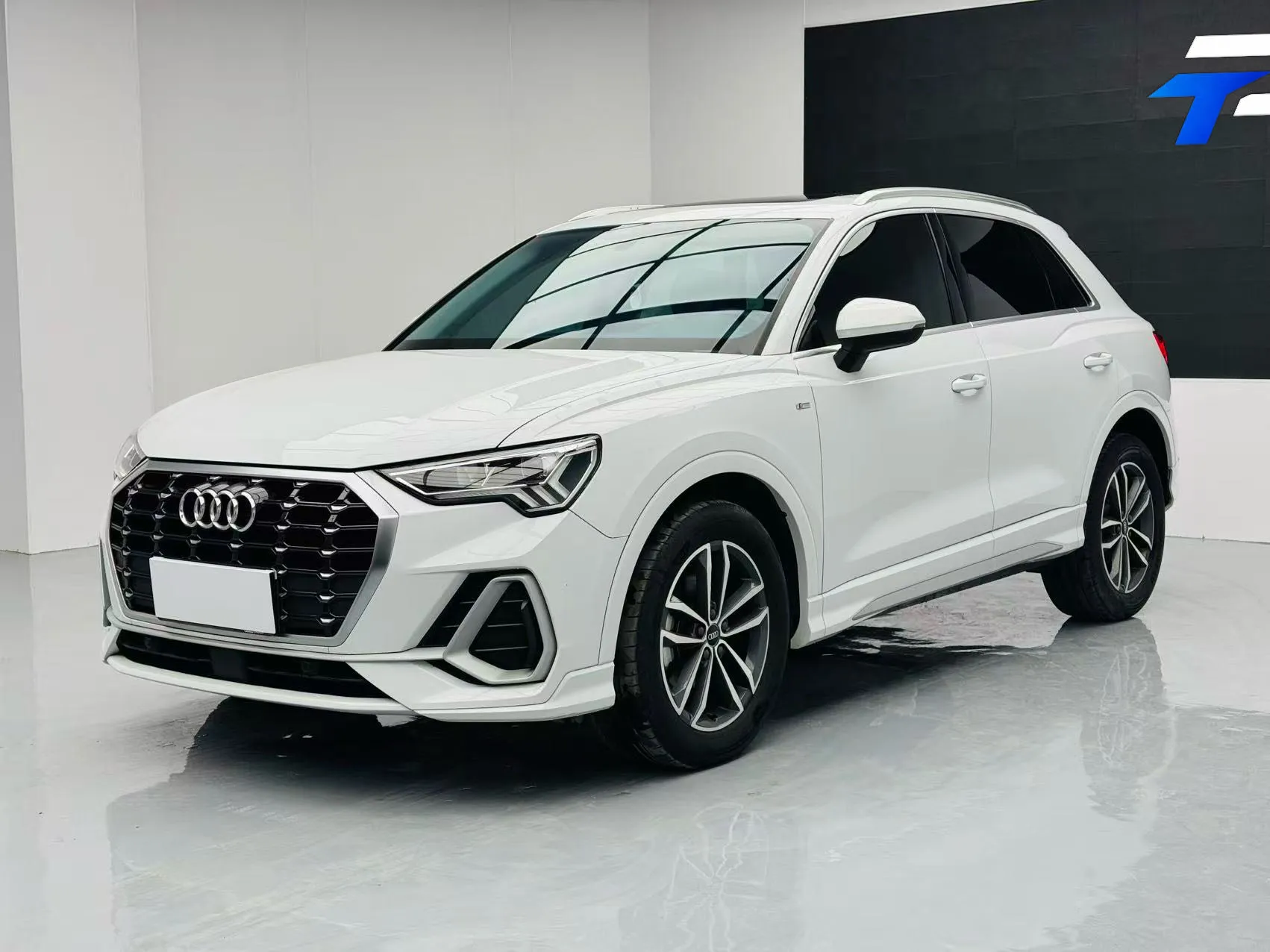 Audi Q3 35 TFSI Sport, фото 2