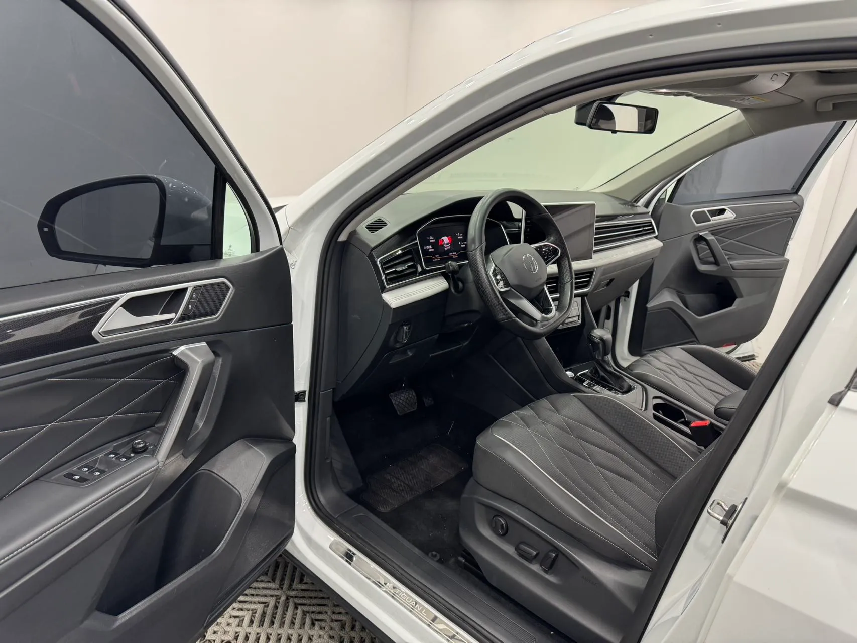 Volkswagen Tiguan L 280TSI 2WD, фото 10