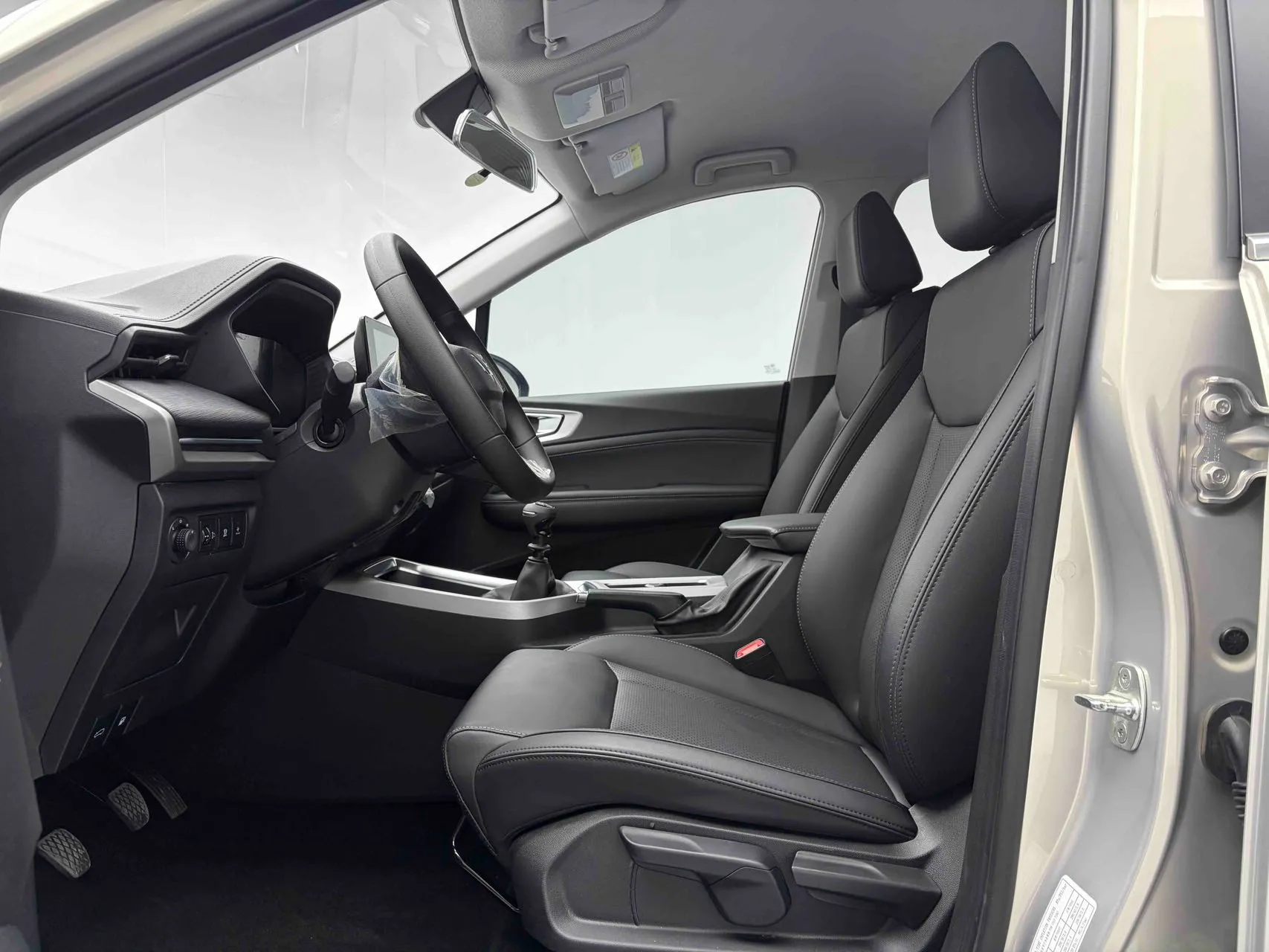 Wuling Jiachen 1.5L Manual Comfort, фото 6