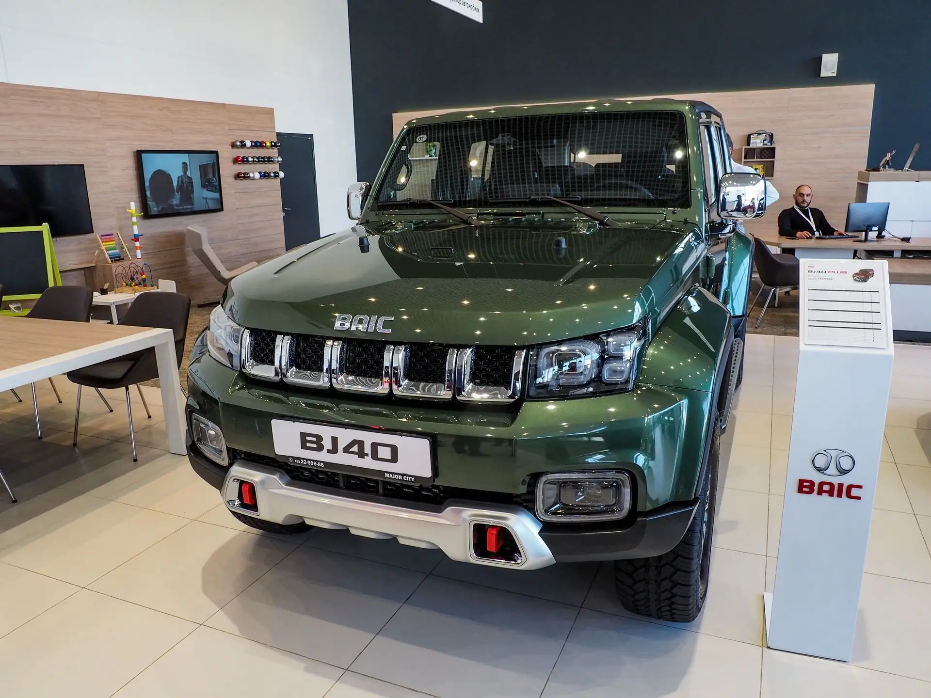 BAIC BJ40 Plus: Почему этот внедорожник бросает вызов Jeep Wrangler?