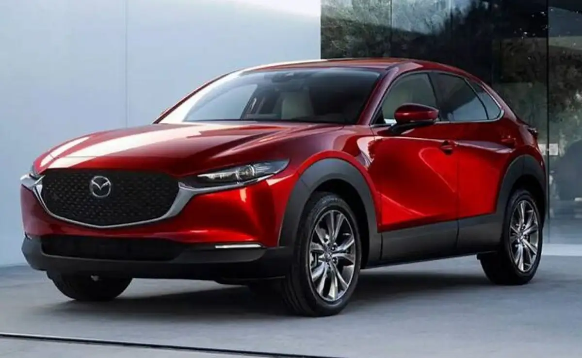 Mazda CX-30 2024 официально вернулся в Россию: все подробности здесь!