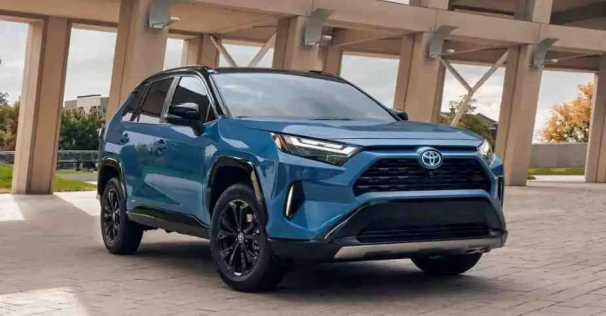 Toyota резко снизила цены на самый популярный кроссовер в России!