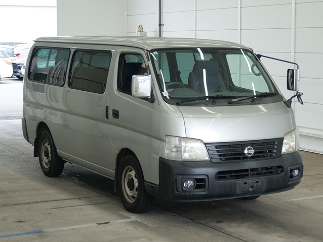 NISSAN CARAVAN — фото