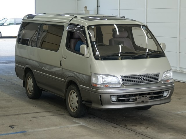 TOYOTA HIACE — фото