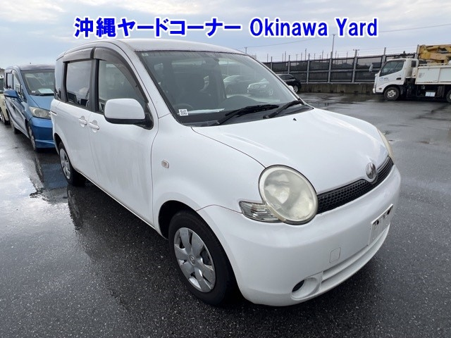 TOYOTA SIENTA — фото
